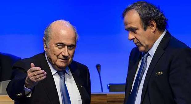 Fifa, la guerra di potere tra Vecchio e Nuovo: nello scandalo l'ultimo duello Blatter-Platini