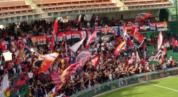 Ternana-Genoa: bombe carta e sassate prima della partita