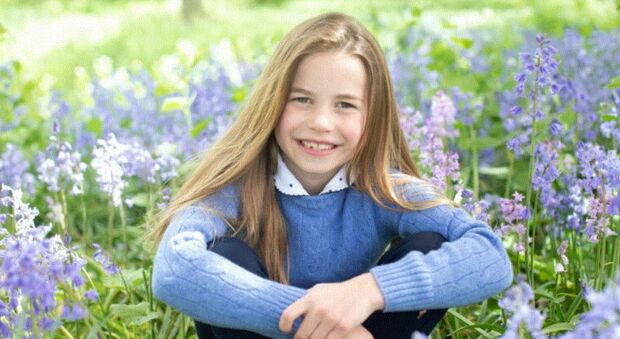 La principessa Charlotte è la bambina più ricca del mondo (e supera il fratello George): ecco quanto valgono i suoi look
