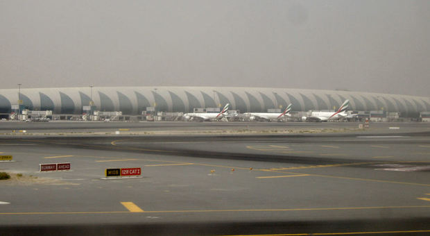 Aereo precipita, schianto vicino l'aeroporto di Dubai: quattro morti