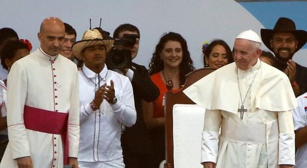 Il Papa con i giovani a Panama: «Abusi e indifferenza i mali di oggi»