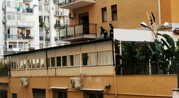 Palermo, papà morto dopo la caduta dal sesto piano con il figlio: un anno fa aveva perso la moglie
