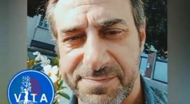 Riccardo Fortin, capolista in Liguria: "lo zio" pro life che si incolla i manifesti da sé
