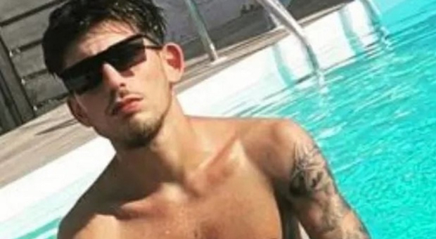 Incidente sull'asse mediano, Giuseppe Capodanno muore a 21 anni: l'ultimo video in discoteca con le amiche