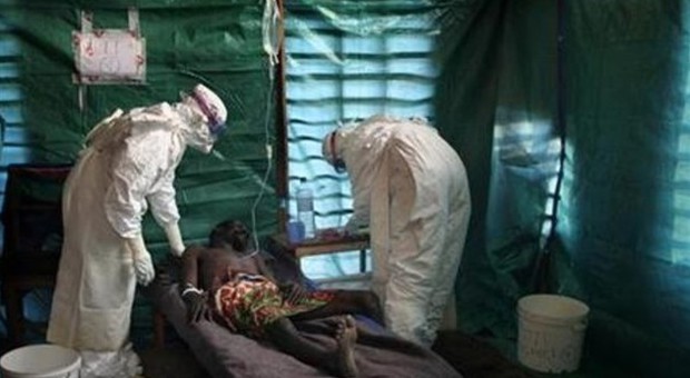 Ebola, allarme europeo: «Epidemia sottovalutata. L'Onu invii i militari»