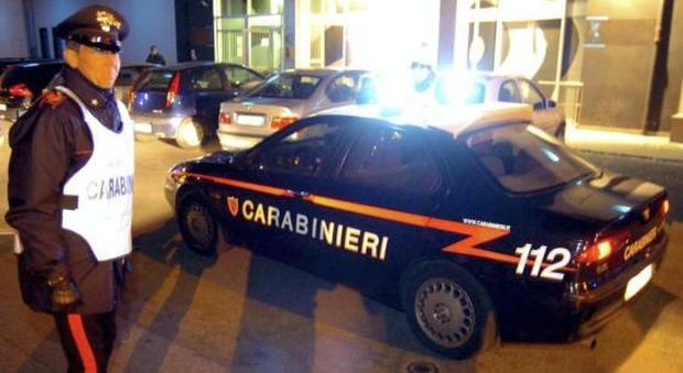 «Lasciamo stare!», Offre mazzetta ai carabinieri per evitare l'alcoltest