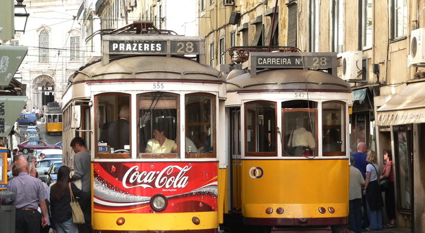 Tipici tram di Lisbona