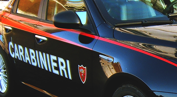 Anagni, arrestato un 34enne: prima ha picchiato genitori e fratello, poi si è scagliato contro i carabinieri