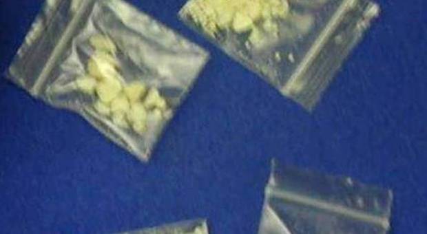Philadelphia, all'asilo con la droga bimbo porta dieci bustine di crack nello zaino
