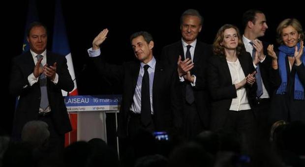 La Francia vira a destra, Sarkozy argina Marine Le Pen