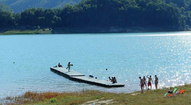 L'Arpa promuove la qualità delle acque dei laghi reatini: ecco dove si può fare il bagno