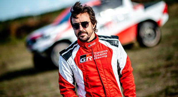 Fernando Alonso durante i test per la preparazione alla prossima Dakar con la Toyota