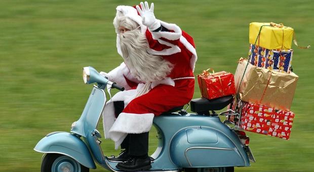 Babbo Natale? No, ladri napoletani: nei sacchi i regali rubati alle Poste