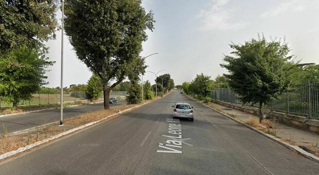 Incidente mortale in via Leone XIII, Smart contro un albero: perde la vita un ragazzo di 27 anni