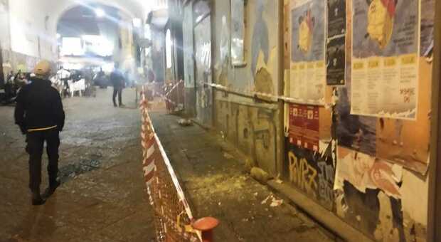 Napoli, colluttazione con i pusher e inseguimento nei vicoli: presi in 3