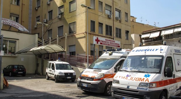 Napoli, garza nell'addome dopo il parto: morta 30enne