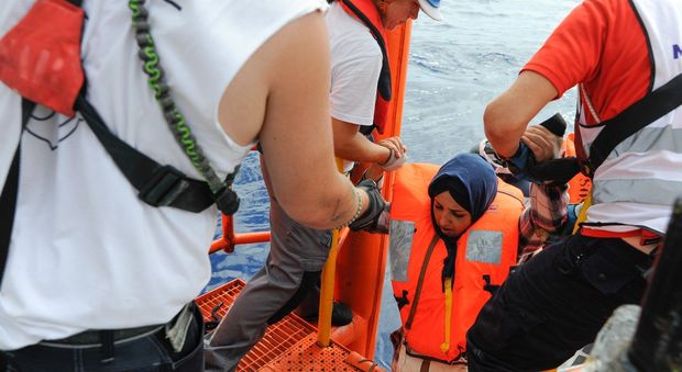 Migranti, in arrivo a Salerno una nave con oltre 20 morti a bordo
