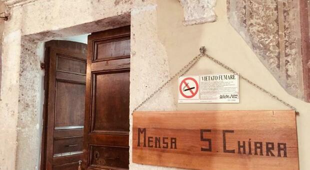 La Mensa di Santa Chiara sospende il servizio: «Locali inagibili, troppo rischioso restare lì»