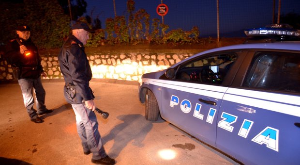 Scappa alla vista dei poliziotti: pusher inseguito e arrestato a Fuorigrotta