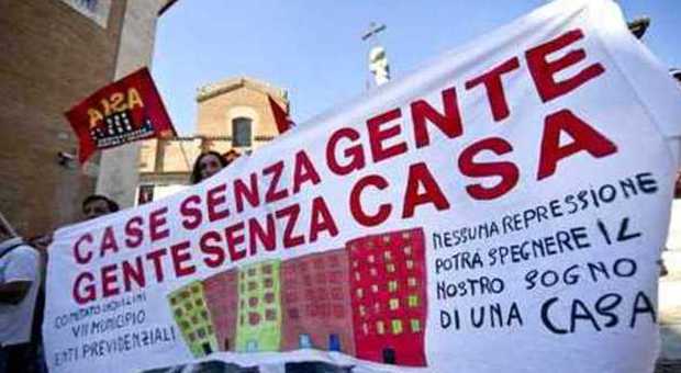 Movimenti per la casa in piazza, il 18 e il 19 Roma a rischio paralisi: «Sarà assedio»