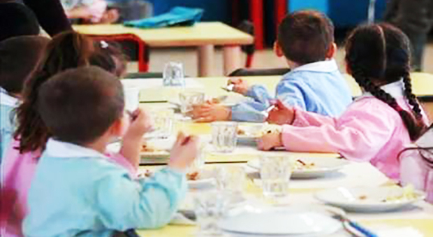 Bidella positiva a Cerreto d'Esi: chiusa la scuola d’infanzia. Nel comprensorio cresce il numero delle classi in quarantena