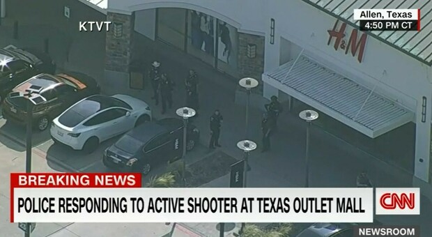 Texas, sparatoria in un centro commerciale: ci sono vittime, neutralizzato un uomo