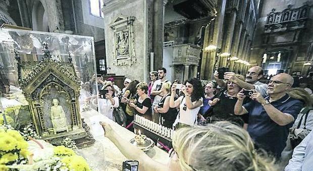 Bernadette, reliquie a Napoli: «Devoti a lei come a San Gennaro»