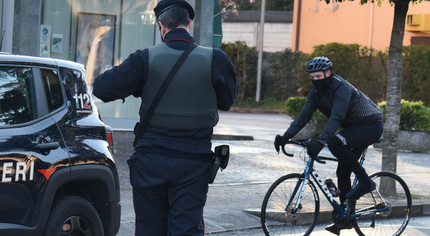Tutti in gruppo sui Colli, scatta il blitz: ciclisti multati di 280 euro ciascuno