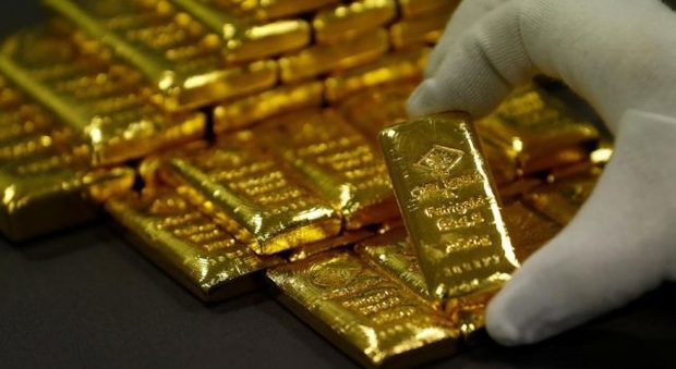 Operaio infedele, in 20 anni avrebbe rubato oro per un milione di euro