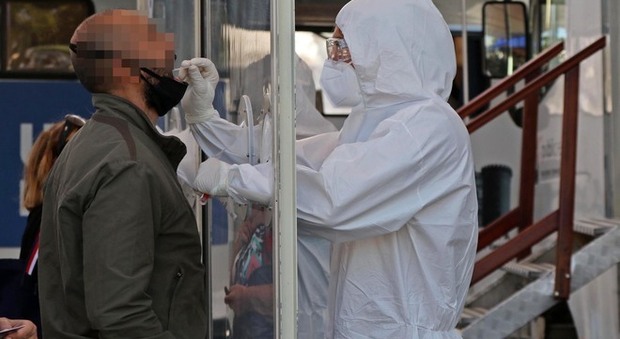 Coronavirus a Napoli, contagi sempre più su: 400 casi in tre giorni