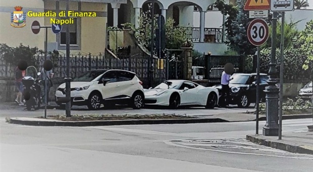 Corruzione e frodi, sequestro da 585mila euro a noto imprenditore nel Napoletano: sigilli a Rolex e auto