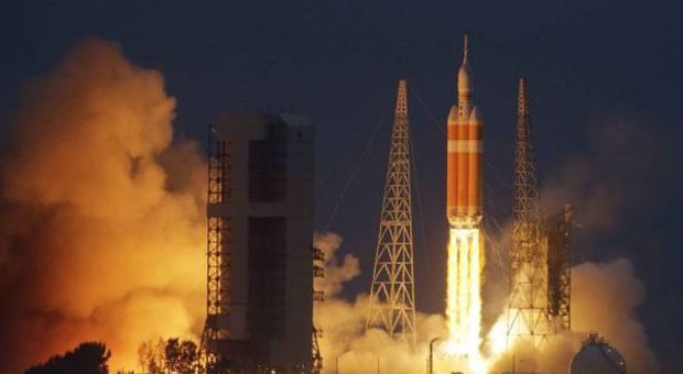 Orion, partito il razzo con la navetta-test per il primo viaggio su Marte -Diretta