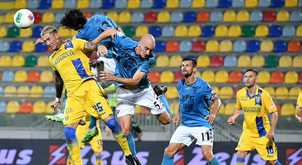 Benevento, scherzetto al Frosinone: Inzaghi batte Nesta 3-2 a domicilio