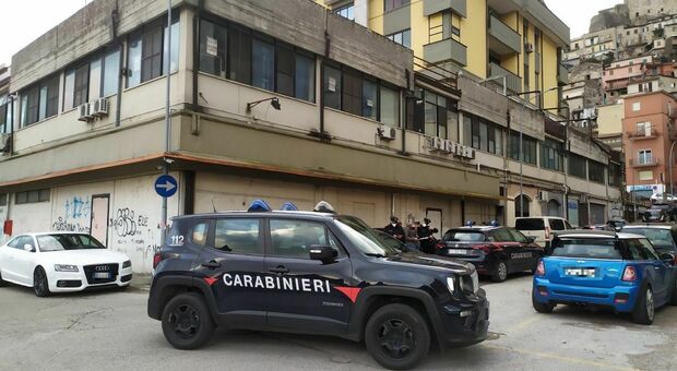 Ceccano, precipita da un palazzo in piazza Berardi: morto un bancario di 42 anni