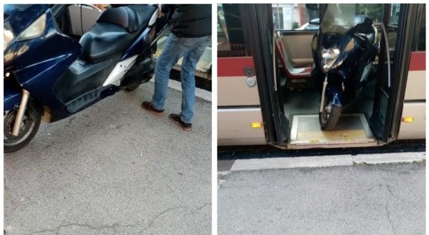 Roma, l'autista del bus carica il suo scooter a bordo e fa scendere i passeggeri: la scena incredibile sul 982
