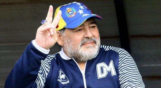 Il Gimnasia vince e Maradona balla e canta negli spogliatoi