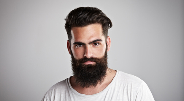 Addio al viso liscio, l'uomo preferisce la barba: crisi per lamette e schiuma