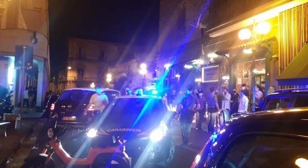 Napoli i carabinieri setacciano le strade della movida: blitz a Chiaia, a San Ferdinando e Porto