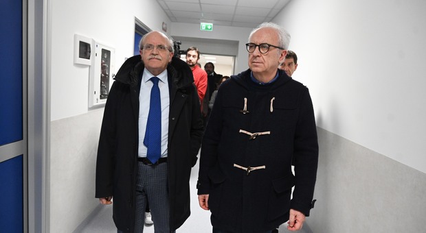 Il sindaco di Solofra Nicola Moretti e il manager Renato Pizzuti (a destra)