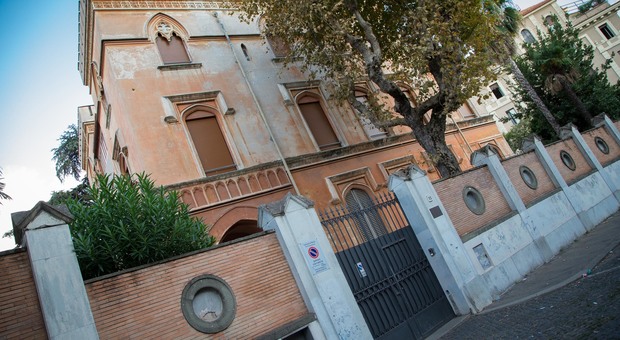 Coronavirus a Roma, al liceo Chateaubriand «quarantena per chi viene da Lombardia e Veneto». Genitori in rivolta