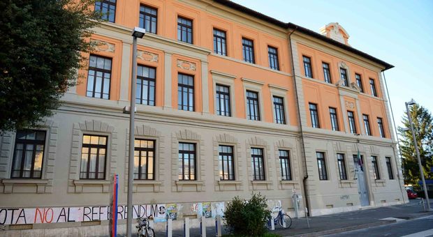 Rieti, il Liceo Classico attacca la Provincia: «Requisite tre aule impedendo la normale didattica e il disagio alle Magistrali resta»