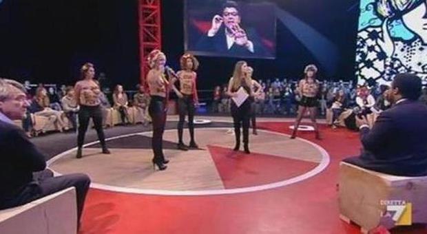 Femen ad Anno Uno, l'ospite se ne va: ​ "Offendono il Papa e la Chiesa"
