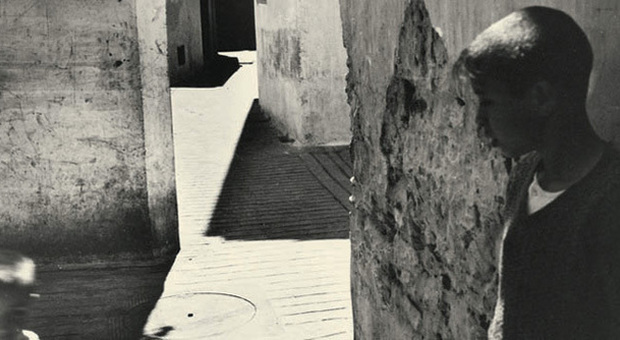 L'esposizione è realizzata a dieci anni dalla morte di Henri Cartier-Bresson