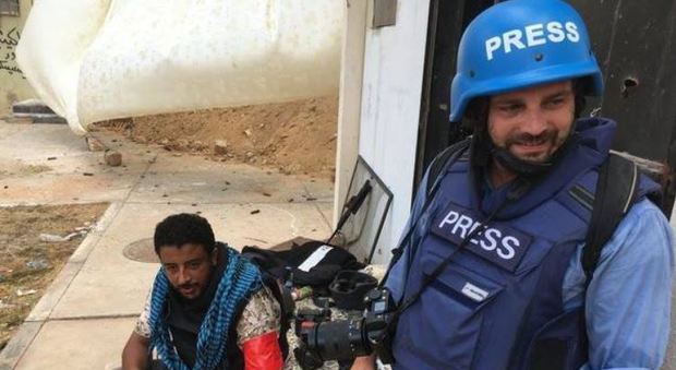 Siria, Micalizzi torna a casa: atterrato a Milano l'aereo con il reporter ferito
