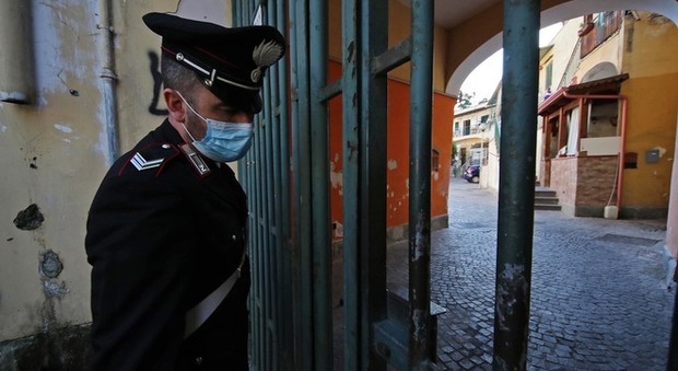 Omicidio a Napoli, Patrizio ucciso per una lite condominiale: «Via l'amaca dal terrazzo»