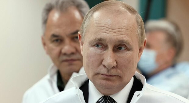 Putin e Shoigu insultati da due colonnelli russi, l'audio imbarazza il Cremlino