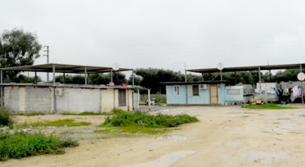 Focolaio nel campo rom vicino a Lecce: 21 nuovi casi di Covid accertati
