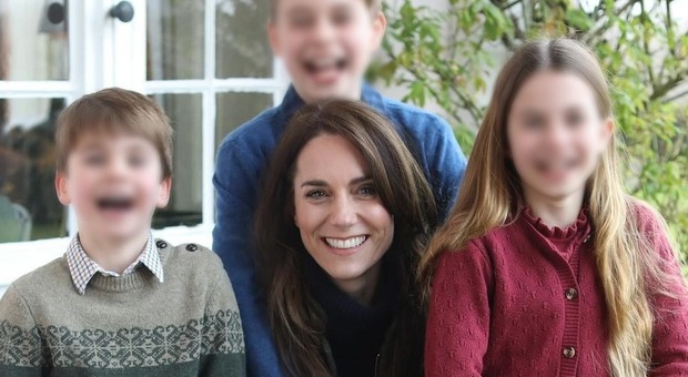 Kate Middleton, la prima foto dopo l'operazione all'addome scattata da William: «Grazie per il supporto»