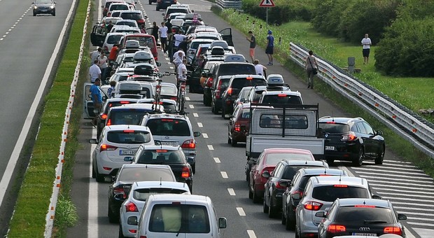 Viaggiare sicuri in autostrada: tutti i canali sulle previsioni del traffico