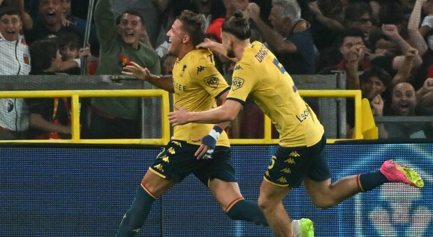 Il Napoli fermato 2-2 in casa del Genoa: gol di Bani e Retegui, poi la rimonta di Raspadori e Politano